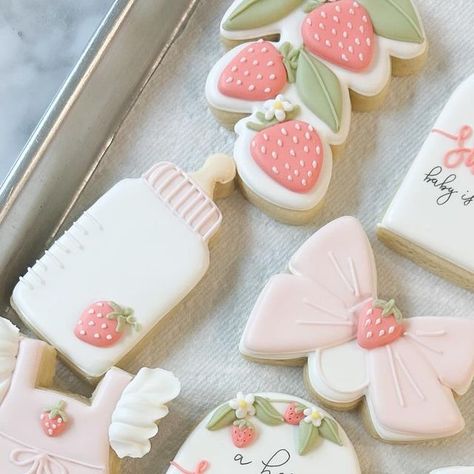 Ingrid vitale on Instagram: "A berry Sweet baby it’s in on the way!" Berry First Birthday Cookies Decorated, Berry Sweet Baby Shower Cookies, A Berry Sweet Girl Is On The Way, Strawberry Baby Shower Cookies, Strawberry Sugar Cookies Decorated, A Berry Sweet Baby Is On The Way, First Birthday Cookies, Girl Shower Themes, Cookie Boxes