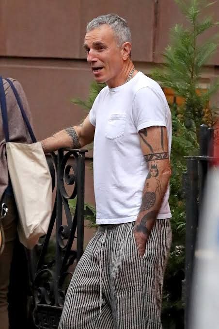 Daniel Day Lewis, Tinder Match, Daniel Day, Day Lewis, Striped Pants, Persona, Fashion Inspo, Like New, Google Search