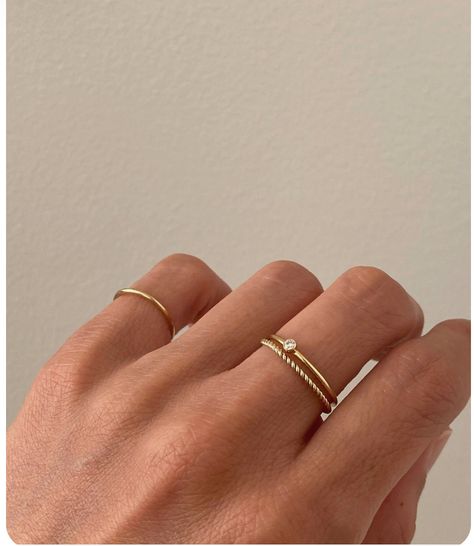 Minimalist Jewelry Ring, Feminine Rings Aesthetic, Simple Layered Rings, Cute Rings Simple, Simple Ring Stack Both Hands, Gold Rings Delicate, Simple Gold Jewelry Rings, Mejuri Rings Stacking, Minamilist Rings