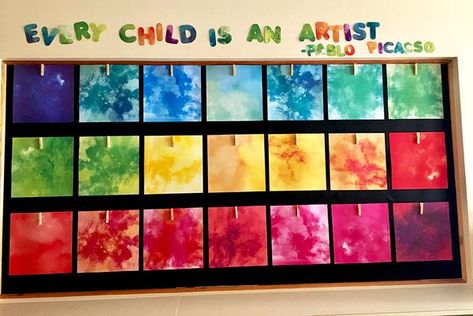 Classroom Art Display, Work Bulletin Boards, Art Bulletin Boards, Elementary Art Rooms, Bored Teachers, Preschool Bulletin, Art Classroom Decor, Toddler Classroom, Classroom Bulletin Boards