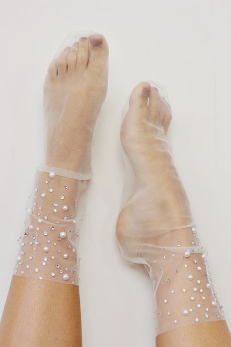 Tulle Socks And Heels, Mesh Socks And Heels, Tulle Socks Outfit, Funky Footwear, Seam Stitch, Tulle Socks, Heels And Socks, Tulle Gloves, Statement Socks