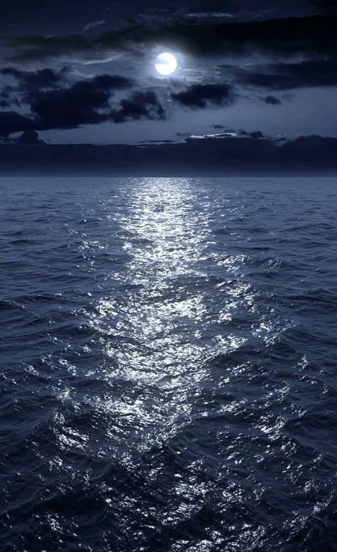 Moon Over Ocean Night, Moonlight Ocean Aesthetic, Ocean Pictures Dark, Moon On The Ocean, Reflection Of Moon On Water, Moon Over Water Photography, Night Sky Reflection On Water, Ocean Stars Aesthetic, Moon X Ocean