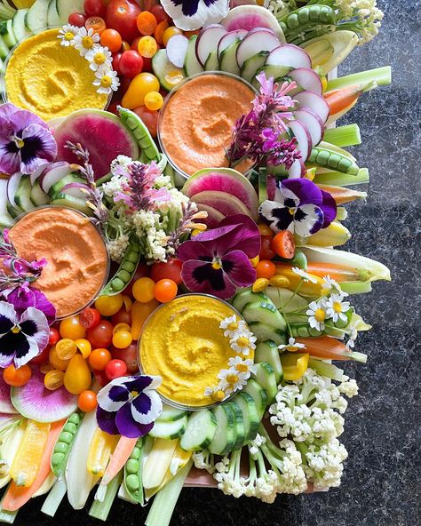 Chamomile flowers and teeny tiny tomatoes making my heart sing! 🌼🍅💕 . . . . . #foodpics #hummus #veggies #veggieplatter #crudités #fresh #grazingboard #dip #foodstyling #edibleflowers #onmytable #eattherainbow #beautifulcuisines #partyfood #delicious #heresmyfood #bayareacatering #eatwell #eatpretty #feastandfloral Hummus Flower, Flower Veggie Tray, Tiny Tomatoes, Beautiful Salads, Beautiful Salad, Eat Pretty, Pinterest Contest, Veggie Tray, Eat The Rainbow