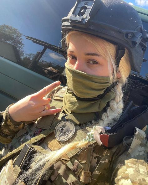 (2) Home / Twitter Soldier Images, Ukraine Women, Ukraine Girls, Video Call With Boyfriend Screen Photo, Female Pilot, Army Women, Military Girl, New Photo Download, Female Soldier