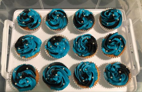 Teal Cupcakes, Cupcake Vanilla, Black Cupcakes, Black And White Swirl, Blue Cupcakes, Rock A Bye Baby, Vanilla Icing, Sixteenth Birthday, White Icing