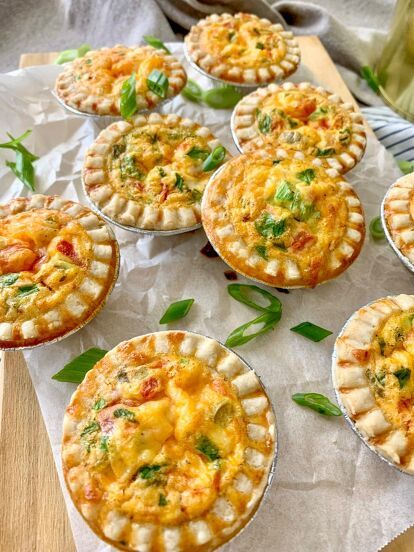 If you are a fan of quiche, you are definitely going to enjoy this variation. These Mini Frittata Tartlets are essentially bite sized quiches, making them the perfect finger food to serve at your next brunch. The mini tartlets are also great to make ahead and have on hand for a quick grab-and-go breakfast.A few months back, I shared a recipe for my mini egg bites. These are very similar, however the addition of the pastry shells add a little more substance to the tarts, as well as enha… Breakfast Tarts Egg, Breakfast Tartlets, Quiche Tartlets, Quiche Tarts Recipes, Breakfast Tarts Recipe, Quiche Tarts, Breakfast Tarts, Individual Quiche Recipes, Tartlets Savory