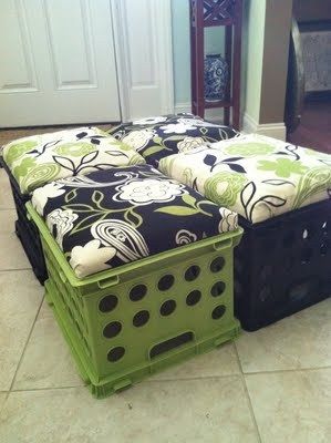 DIY Milk Crate Seats<<<< My fifth grade teacher had a bunch of these and used them for reading time and as emergency step stools Milk Crate Seats, Crate Seats, Frozen Inspired, Dorm Room Decor, Kids' Room, Diy Projects To Try, My New Room, Dorm Decorations, School Stuff