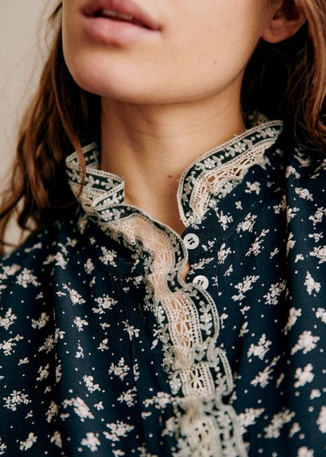 T-shirts, blouses & shirts | Sustainable Parisian style | Sézane Sezane Shirt, Navy Short Dress, Office Concept, Braid Cuffs, Small Floral Print, Pattern Design Inspiration, Sea Ny, Sea New York, Zara Shirt