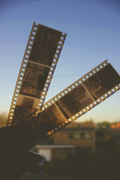 films Filmmaking Aesthetic, Photowall Ideas, Film Pictures, Film Strip, Photo Vintage, Vintage Film, Brown Aesthetic, Aesthetic Images, Mellow Yellow