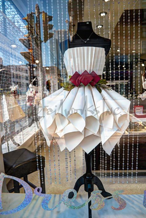 Paper Dress Fashion Ideas, Dresses Made Out Of Paper, Wrapping Paper Dress Diy, How To Make Paper Dress, Paper Flower Dress, Dress Made Of Paper, Hand Made Dress, Paper Dress Ideas, Paper Dress Design