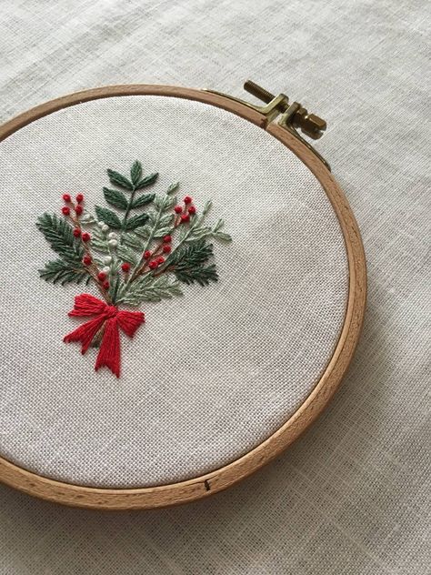 Embroidery Pattern, winter bouquete Holly Embroidery Pattern, Winter Embroidery Designs, Simple Christmas Embroidery, Embroidery Christmas Patterns, Winter Embroidery Patterns, Winter Hand Embroidery, Poinsettia Embroidery, Holly Embroidery, Christmas Embroidery Ideas