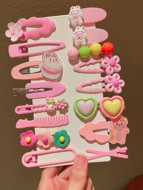 Cute Hair Clips Aesthetic, Hair Accessories Box, Aesthetic Hair Clips, Homemade Headbands, Hair Accessories Display, Kawaii Hair Clips, Cute Stationary School Supplies, Hair Tie Accessories, Cute School Stationary