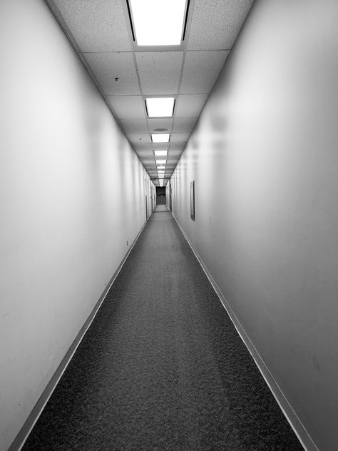 Endless Hallway Illusion, Long White Hallway, Long Hallway Drawing, Long Hallway Aesthetic, Long Hallway Art, Infinite Hallway, Liminal Hallways, Corridor Drawing, Long Corridor Design