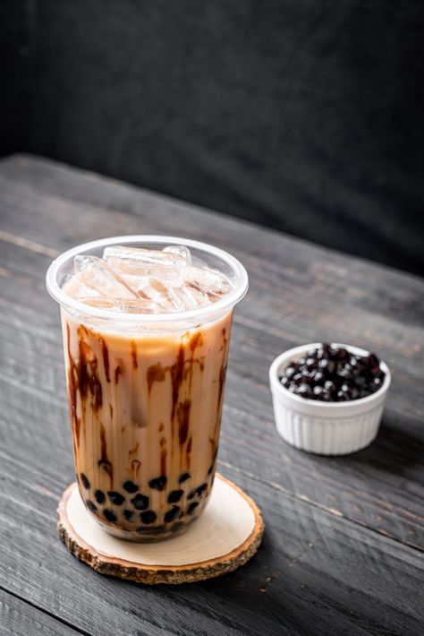 Homemade Whipped Cream Easy, Easy Homemade Whipped Cream, Bubble Tea Flavors, Thai Milk Tea, Tea Wallpaper, Milk Tea Recipes, Bubble Tea Boba, Boba Drink, Green Tea Latte