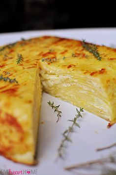 Spanish Tortilla, Scalloped Potato, Spanish Omelette, Elegant Presentation, Easter Dinner Recipes, Meat Dinners, Potato Side Dishes, Scalloped Potatoes, Easter Dinner