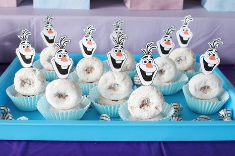 Frozen Birthday Party Food, Frozen 2 Birthday, Frozen 3rd Birthday, Disney Birthday Party Ideas, Frozen Birthday Party Cake, 2 Birthday Party, 4de Verjaardag, Frozen Birthday Party Decorations, Elsa Birthday Party