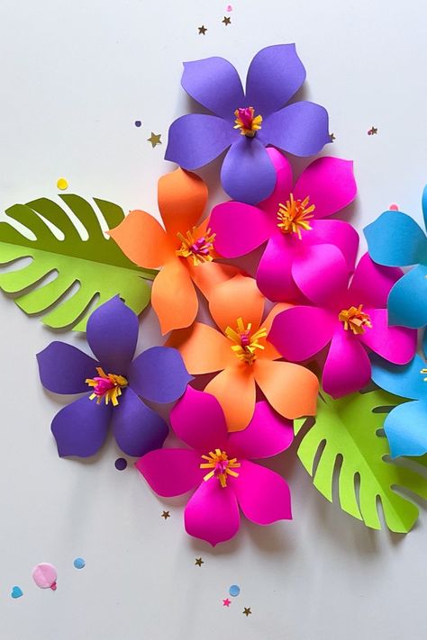 Diy Paper Hawaiian Flowers Easy, Hibiscus Craft Preschool, Diy Hawaiian Flowers, Tropical Paper Flowers Diy, Paper Hibiscus Flowers Diy, Hibiscus Flower Craft, Hawaiian Paper Flowers, Diy Hibiscus Flower, Tropical Paper Flowers