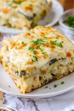 This delicious chicken lasagna recipe is one of my go-to comfort foods. We love enjoying it any time of year! #spendwithpennies #chickenlasagna #lasagna #easylasagna #cheesylasagna #homemadelasagna #creamylasagna #whitelasagna Lasagna Food, Chicken Lasagna Recipe, Chicken Alfredo Lasagna, Easy Lasagna Recipe, Chicken Lasagna, Sauce Chicken, Yummy Meals, Comfort Food Recipes Dinners, Healthy Comfort Food