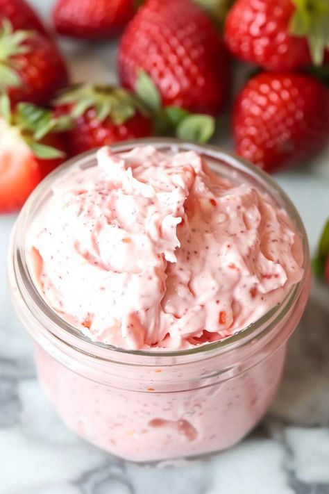 Strawberry Butter Whipped Flavored Butter, Crockpot Strawberry Butter, Whipped Strawberry Butter, Strawberry Butter Recipe, Raspberry Butter, Pancakes Muffins, Flavored Butter Recipes, Restaurant Appetizers, Strawberry Butter