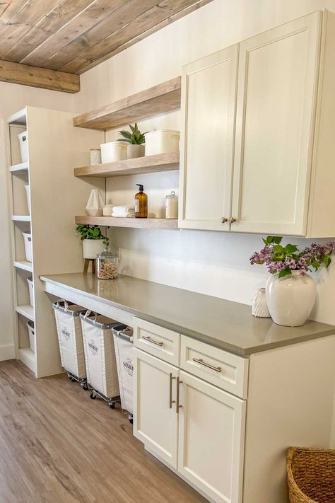 Laundry Room Counter, Laundy Room, House Laundry Room, Pantry Laundry Room, Basement Laundry Room, Dream Laundry Room, Basement Laundry, Laundry Room Closet, Mudroom Laundry Room