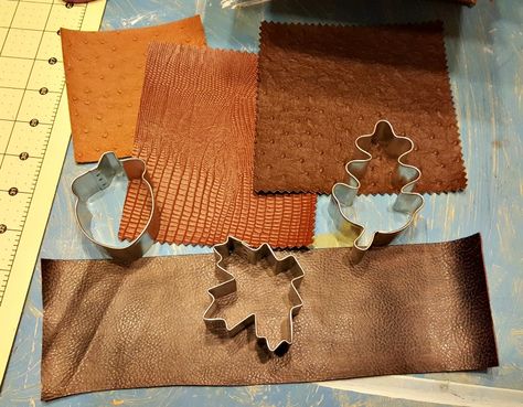 Easy Leather Projects For Beginners, Projects With Leather Scraps, Crafts With Leather Sheets, Ideas For Leather Scraps, Easy Leather Working Projects, Suede Scraps Ideas, Soft Leather Projects Diy, Suede Sewing Projects, Leather Offcut Projects