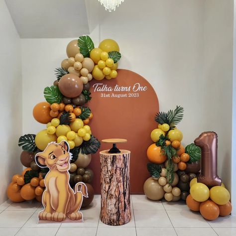 Sims Luv Creations (@simsluvcreations) • Instagram photos and videos Simba Theme Birthday Party Decor, Proud Family Birthday Theme, Simba Balloon Decoration, The Lion King Theme Party, Simba Party Decorations, Simba Birthday Decorations, Lion Themed Birthday Party Decorations, Lion King Party Decorations Ideas, Simba Theme Birthday Decor