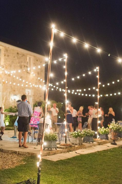 Rustic String Bistro Lights Wedding Decor Ideas / http://www.himisspuff.com/string-bistro-lights-wedding-ideas/2/ Wedding Supper, Truck Garden, Outdoor Restaurant Patio, Funny Vine, Backyard Wedding Lighting, Wedding Reception Lighting, Deco Champetre, Restaurant Patio, Alpine Plants