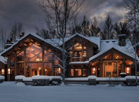 Awesome Luxury Lodge Exterior, Modern Winter Cabin, Lodge Exterior, Winter House Exterior, Cabin Mansion, Winter Lodge, Lodge House, Mansion Exterior, Cabin Aesthetic