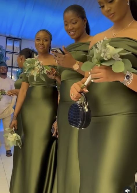 Olive Green Dress Black Women, Black People Weddings, Tiana Wedding, Maid Of Honor Dress, African Bridesmaid Dresses, African Traditional Wedding Dress, Big Wedding Dresses, Classy Wedding Dress, Elegant Bridesmaid Dresses