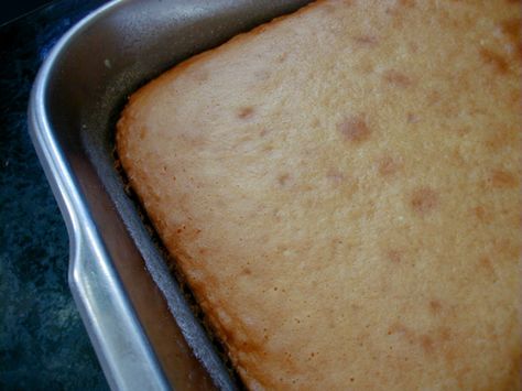 Cake Mix Extender Recipe, Cake Extender Recipe, Cakes Coconut, Kitchen Reference, Baking Tricks, Cakes Beautiful, Box Cake Recipes, Boxed Cake Mixes Recipes, Cake Tips