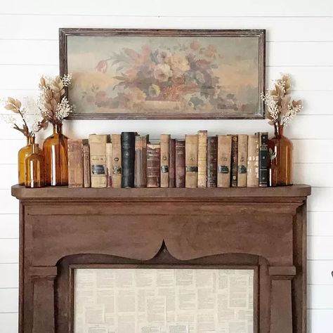 51 Mantel Decor Ideas and Tips from Experts Antique Mantle Faux Fireplace, Faux Fireplace Mantle, Antique Upcycle, Antique Mantle, Vintage Mantle, Mantel Decor Ideas, Vintage Fireplace, Fireplace Mantle Decor, Casa Country