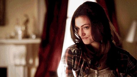 Klaus E Caroline, Phoebe Tonkin Gif, Conor Leslie, Hayley The Originals, Resident Evil Franchise, Hayley Marshall, Broken Dreams, Danielle Campbell, Phoebe Tonkin