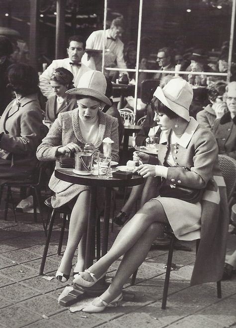 Paris Cafe Scene:  1960: Two ladies at a cafe on the Champs-Elysees, Paris Istoria Modei, Champs Elysees Paris, Cafe Society, Old Paris, Paris Vintage, Paris Cafe, I Love Paris, Foto Vintage, Vintage Paris