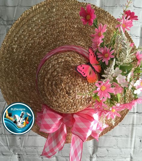 Making A Straw Hat Wreath | 2LjDesigns Straw Hat Wreath, Straw Hat Crafts, Patriotic Door Wreath, Craft Holder, Diy Straw, Hat Wreath, Wooden American Flag, Diy Spring Wreath, Summer Straw Hat