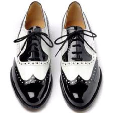 Black and White White Oxford Shoes, Ghillie Brogues, Brown Oxford Shoes, Oxford Shoes Outfit, Groom Shoes, Black And White Shoes, Oxford Shoes Men, Fancy Shoes, White Boots