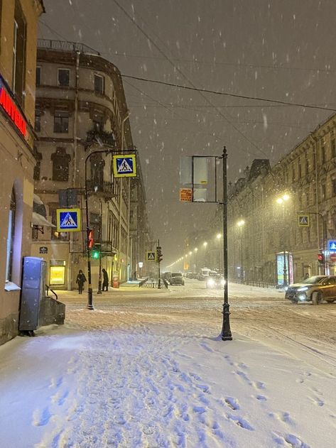 Winter Scenes Wonderland, Chickens In The Winter, Aesthetic Snow, Russian Winter, Winter City, Aesthetic Winter, Winter Love, Winter Scenery, Winter Pictures