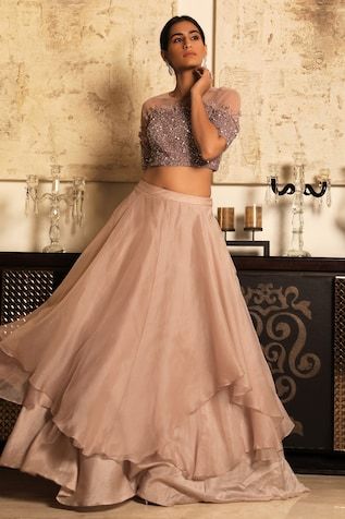 Organza Skirt with Embroidered Blouse Embroidery Skirt Outfit, Organza Skirt And Crop Top, Skirt And Crop Top Indian, Blouse With Skirt, Skirt With Embroidery, Crop Top Lehenga, Peach Fabric, Lehenga Design, Long Gown Design