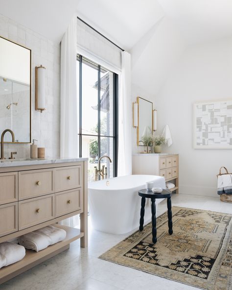 Kate Marker Interiors (@katemarkerinteriors) • Instagram photos and videos Master Ensuite Ideas, Kate Marker Interiors, New House Bathroom, Master Ensuite, Primary Bathroom, Loft Living, Bathroom Design Luxury, House Bathroom, Farmhouse Bathroom