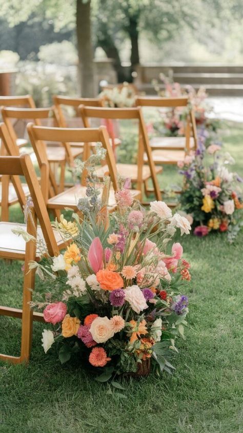 15 Summer Wedding Decor Ideas for a Charming Celebration - OMG Hitched! Summer Outside Wedding Ideas, Spring Flower Wedding Decor, Garden Party Wedding Ideas, Backyard Wedding Florals, Outdoor Spring Wedding Ideas, Summer Wedding Reception Ideas, Flower Themed Wedding, 37th Wedding Anniversary, Summer Farm Wedding