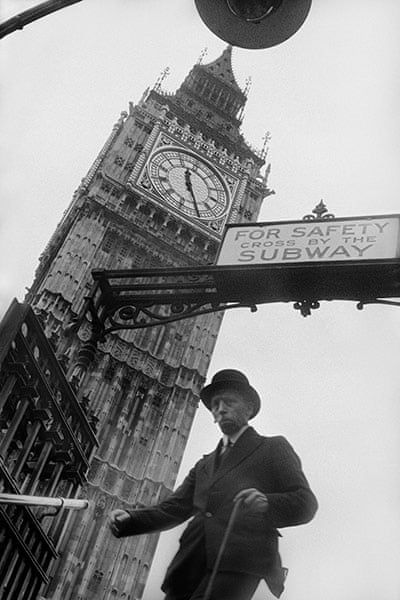 Westminster Underground Station, London, 1937 photo by E.O. Hoppé  #vintagephotos Underground Station, Victorian London, London History, U Bahn, National Portrait Gallery, London Town, Old London, London Underground, London Photos