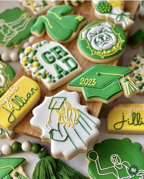 2024 Graduation Cookies Decorated, Graduation Cap Sugar Cookies, College Cookies Decorated, Graduation Cap Cookies Decorated, High School Graduation Cookies Decorated, Graduation Sugar Cookies Decorated, Grad Sugar Cookies, Graduation Sugar Cookies 2024, Grad Cookies Decorated