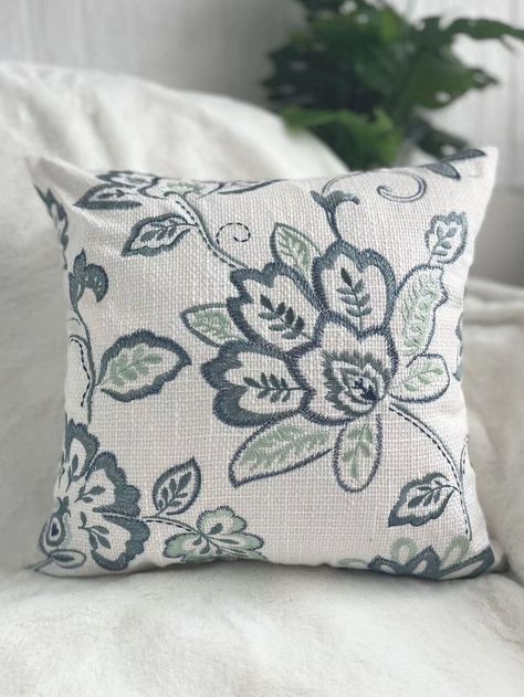 Embroidery Cushions Ideas, Artisan Pillows, Jacobean Embroidery, Cushion Embroidery, Simple Hand Embroidery Patterns, Embroidered Bedding, Floral Pillowcase, Floral Cushion Covers, Embroidery Alphabet