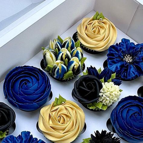 Buttercream Peonies, Black Buttercream, Black Cupcakes, Cupcake Bouquets, Daycare Decor, Royal Blue Flowers, Diy Cupcake, Cupcake Cake Designs, Floral Cupcakes