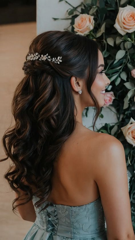 Wedding Ponytail Hairstyles Bridesmaid, Black Wedding Hairstyles For Bride, Ponytail Hairstyles Bridesmaid, Medium Lenth Hair, Bridesmaid Hairstyle Ideas, Half Up Half Down Simple, Half Long Hair, Wedding Ponytail Hairstyles, Being A Bridesmaid