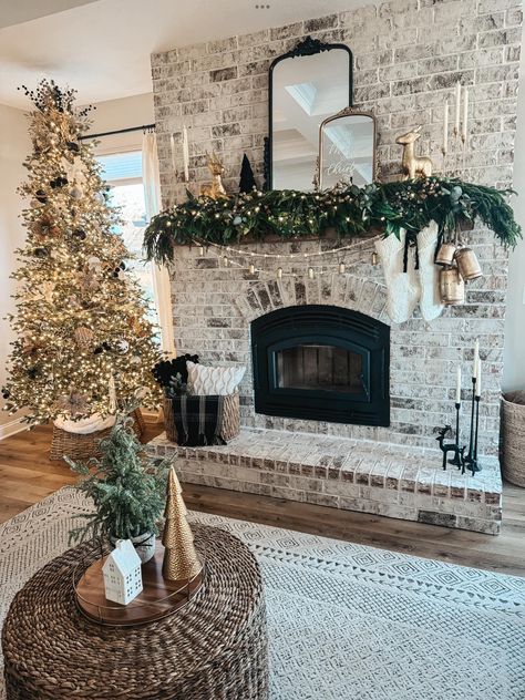 Christmas Brick Fireplace, Black Tile Fireplace, Brick Fireplace Decor, Painting Brick, White Wash Brick Fireplace, Hearth Decor, Black Mantle, Fireplace Black, Farmhouse Fireplace Decor