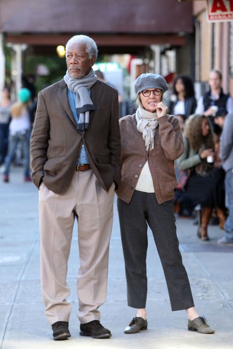 47 Times Diane Keaton Looked Exactly Like Diane Keaton | HuffPost Life Mode Over 50, Laugh Lines, Mode Chanel, Hollywood Men, Morgan Freeman, Diane Keaton, Stylish Couple, Mode Boho, Hollywood Icons