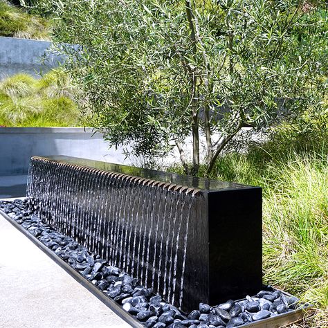 Contemporary Water Feature, Water Wall Fountain, Modern Water Feature, Kolam Air, Water Fountain Design, Fountain Ideas, Kolam Koi, Water Feature Wall, Outdoor Water Features