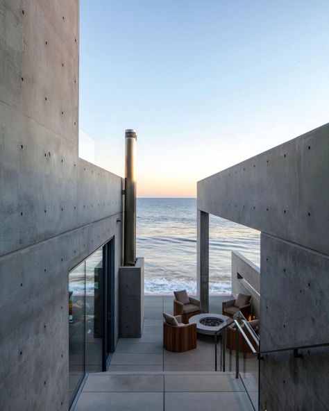 Kanye West Pays $57.3 Million For Malibu Beach House Kanye West House, Malibu House, Malibu Beach House, Malibu Home, James Turrell, Concrete Houses, House On Stilts, Concrete Facade, Tadao Ando