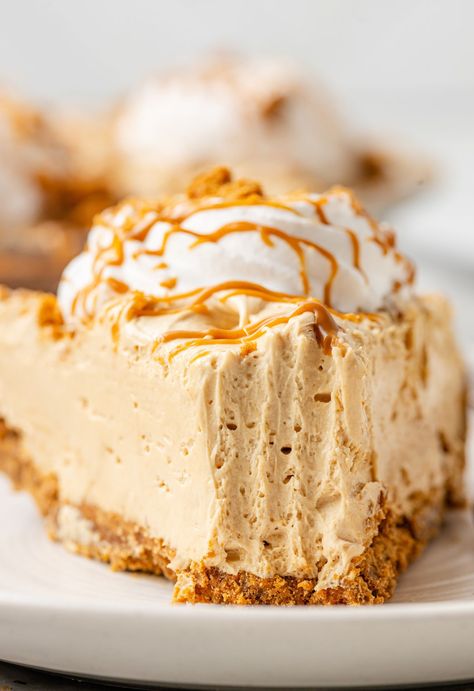 No Bake Cookie Butter Pie (Biscoff Cream Pie with Speculoos) Cookie Butter Pie No Bake, Biscoff Cookie Pie Recipe, Biscoff Christmas Desserts, Cookie Butter No Bake Cheesecake, Biscoff Cream Pie, Biscoff No Bake Dessert, Thanksgiving Cream Pie, No Bake Cookie Pie, Biscoff Cookie Butter Pie