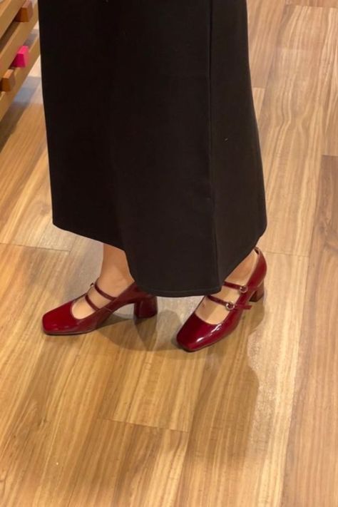 #cherryheels #maryjanes #autumnoutfitinspo #falloutfitinspo #autumnoutfitinspiration #falloutfitinspiration #longblackskirtoutfit #blackskirtoutfit #aesthetic #fallaesthtic #outfitsinpo #outfitinspiration #redmaryjanes Red Pumps Outfit, Red Heels Outfit, Red Mary Janes, Mary Janes Outfit, Mary Janes Platform, Red Pumps Heels, Red Mary Jane Shoes, Pumps Outfit, Chunky Pumps